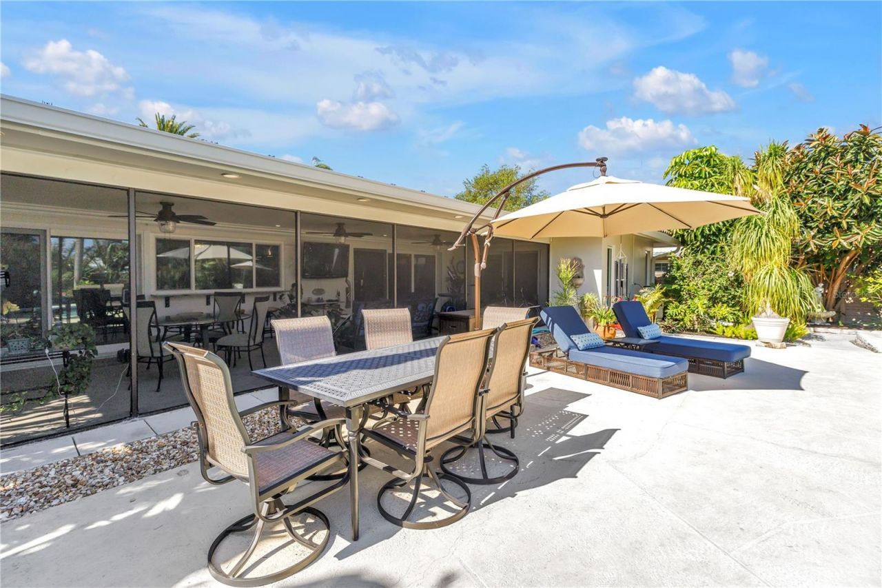 14261 Passage Way, Seminole, FL 33776 Photo