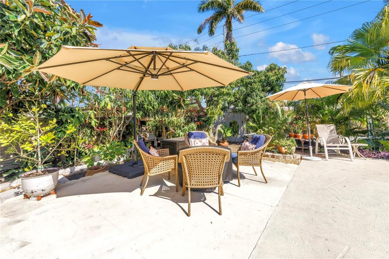 14261 Passage Way, Seminole, FL 33776 Photo