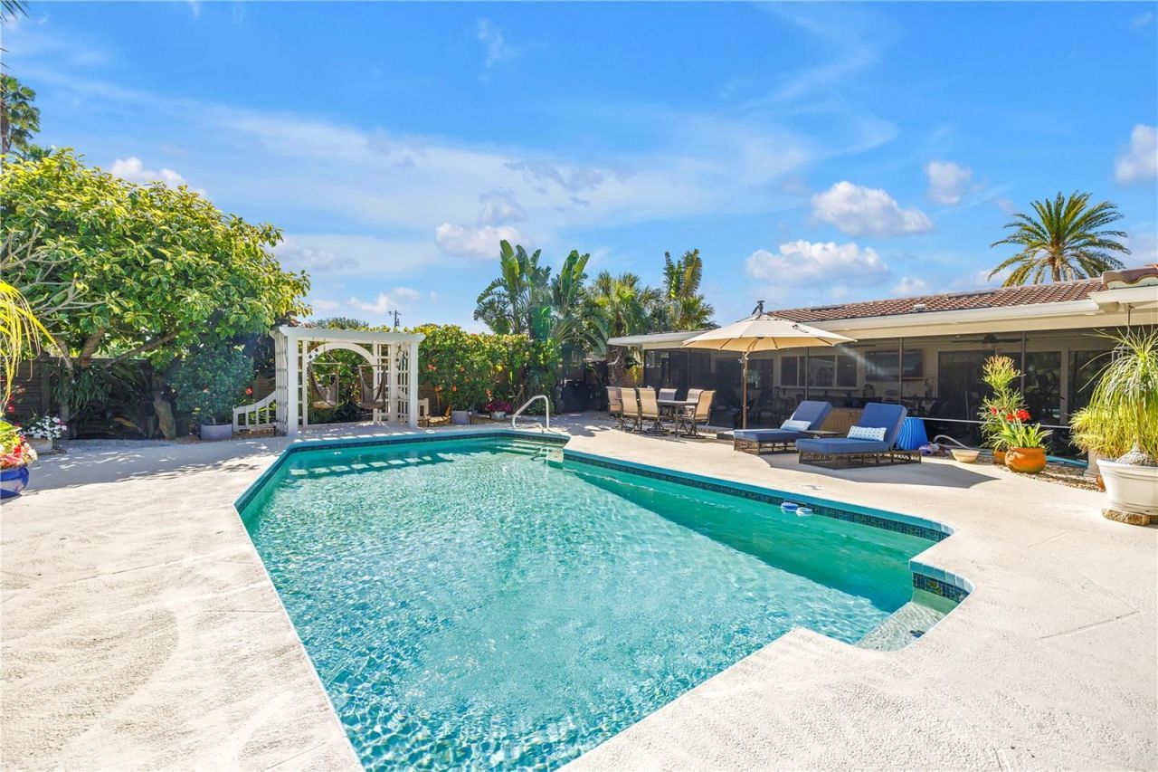 14261 Passage Way, Seminole, FL 33776 Photo