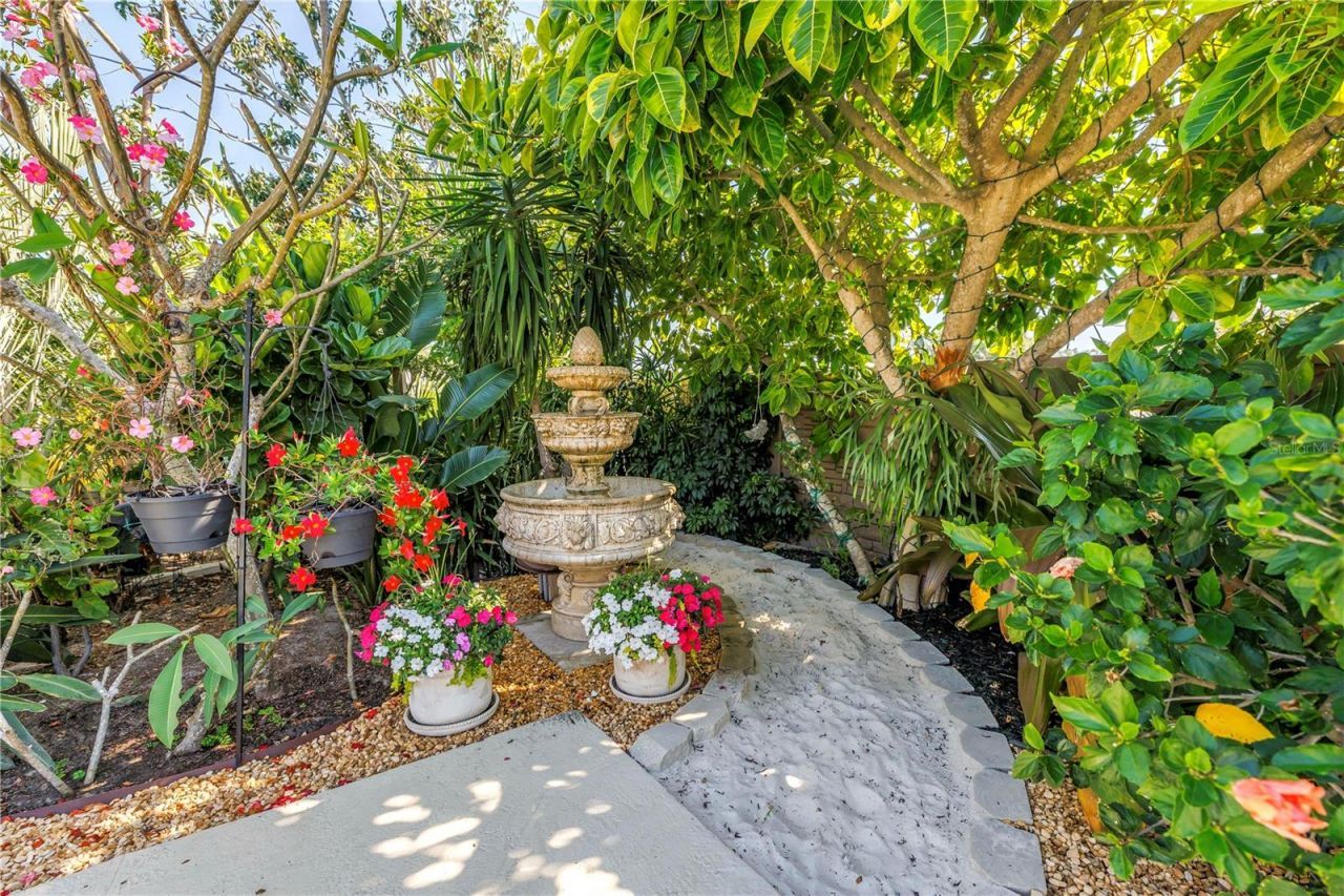 14261 Passage Way, Seminole, FL 33776 Photo