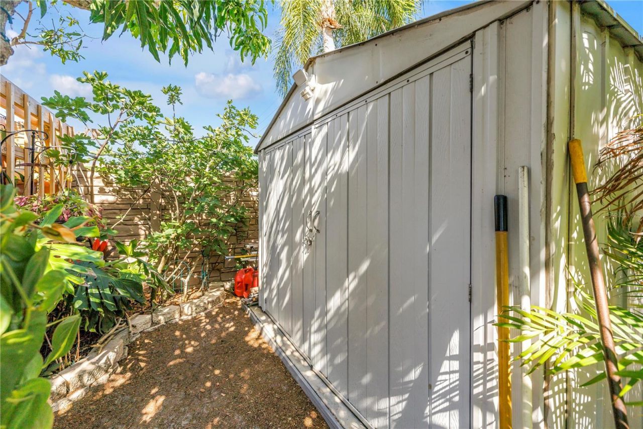 14261 Passage Way, Seminole, FL 33776 Photo