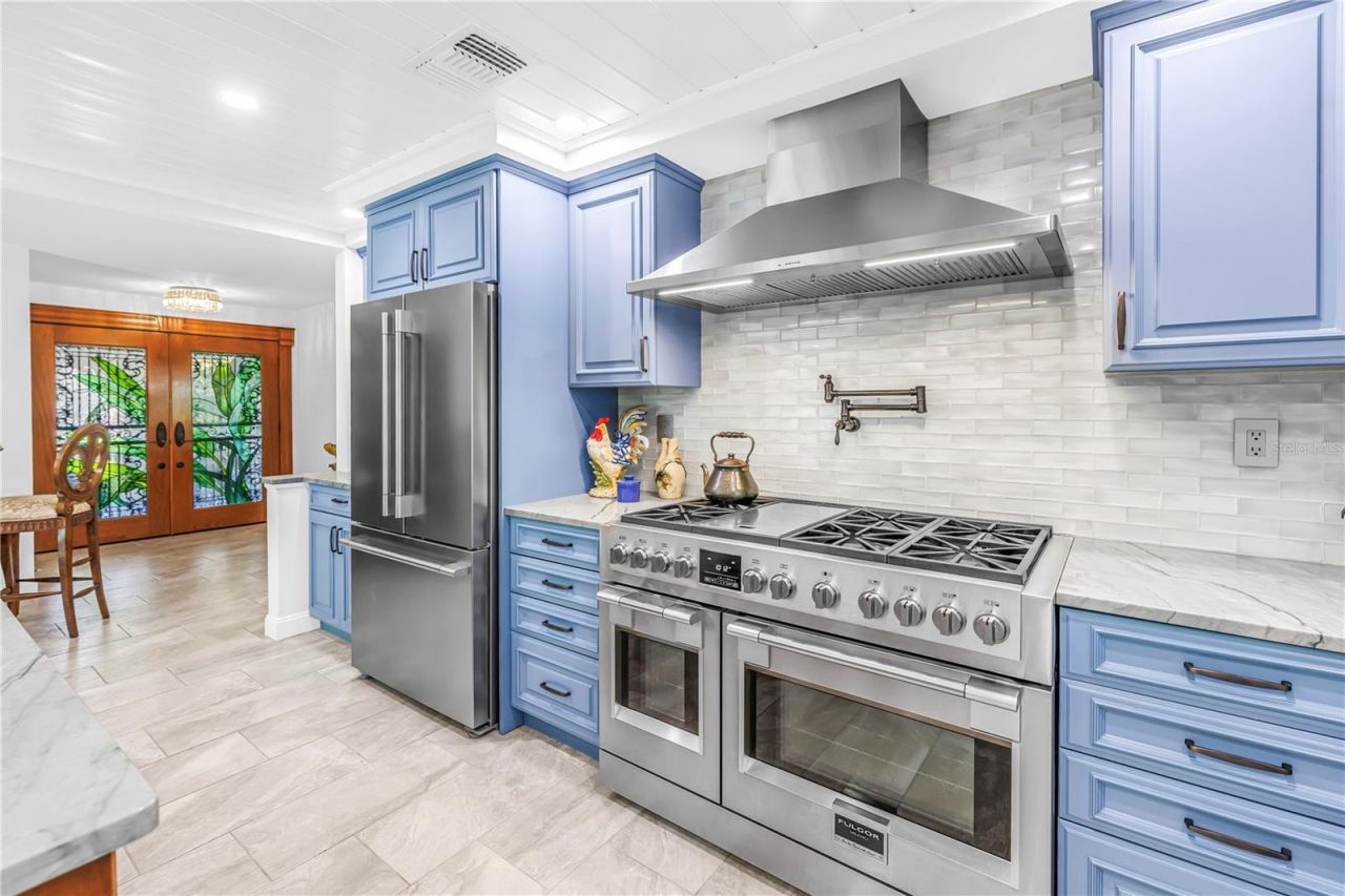 14261 Passage Way, Seminole, FL 33776 Photo