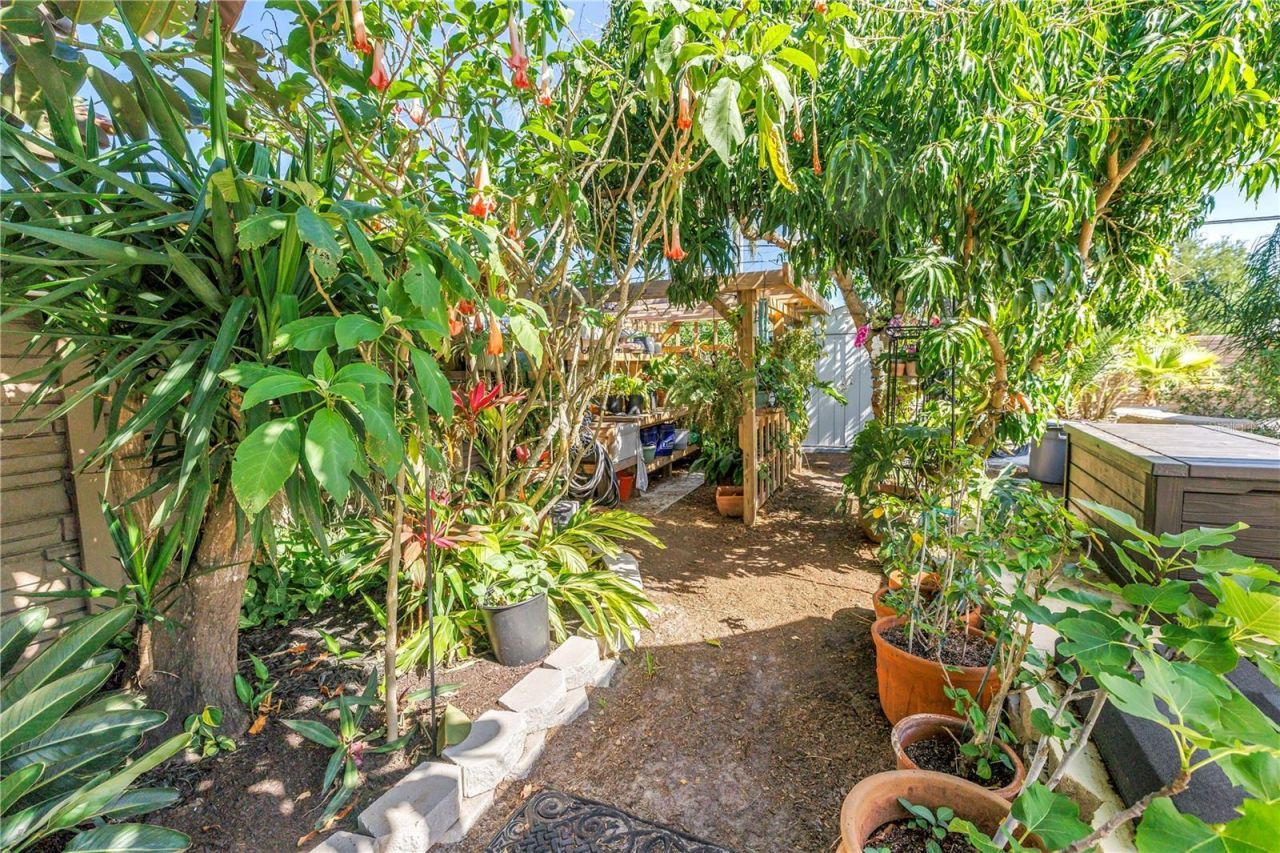 14261 Passage Way, Seminole, FL 33776 Photo