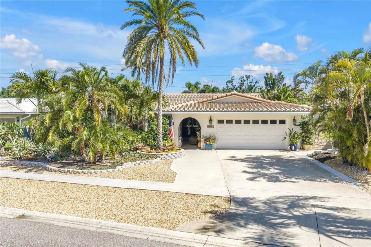 14261 Passage Way, Seminole, FL 33776 Photo