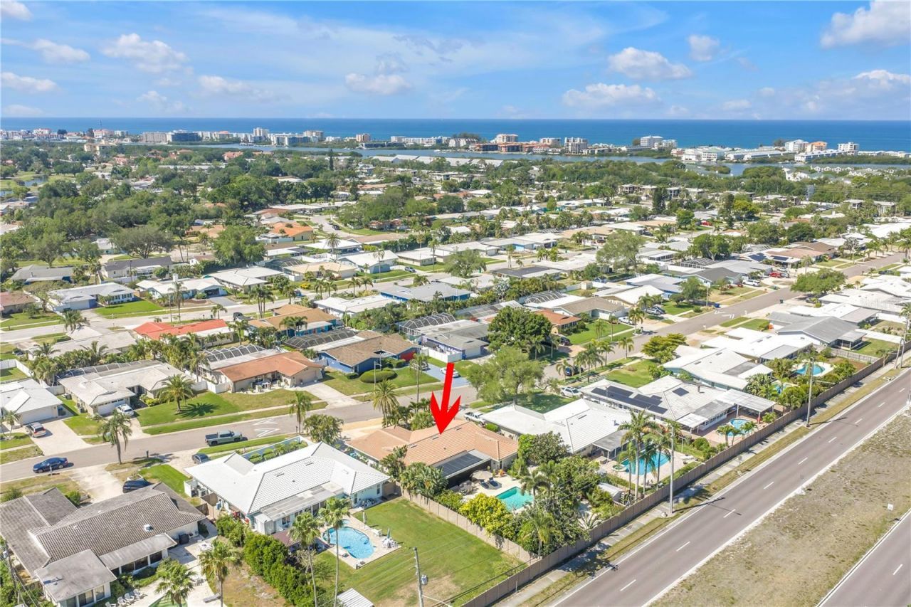 14261 Passage Way, Seminole, FL 33776 Photo