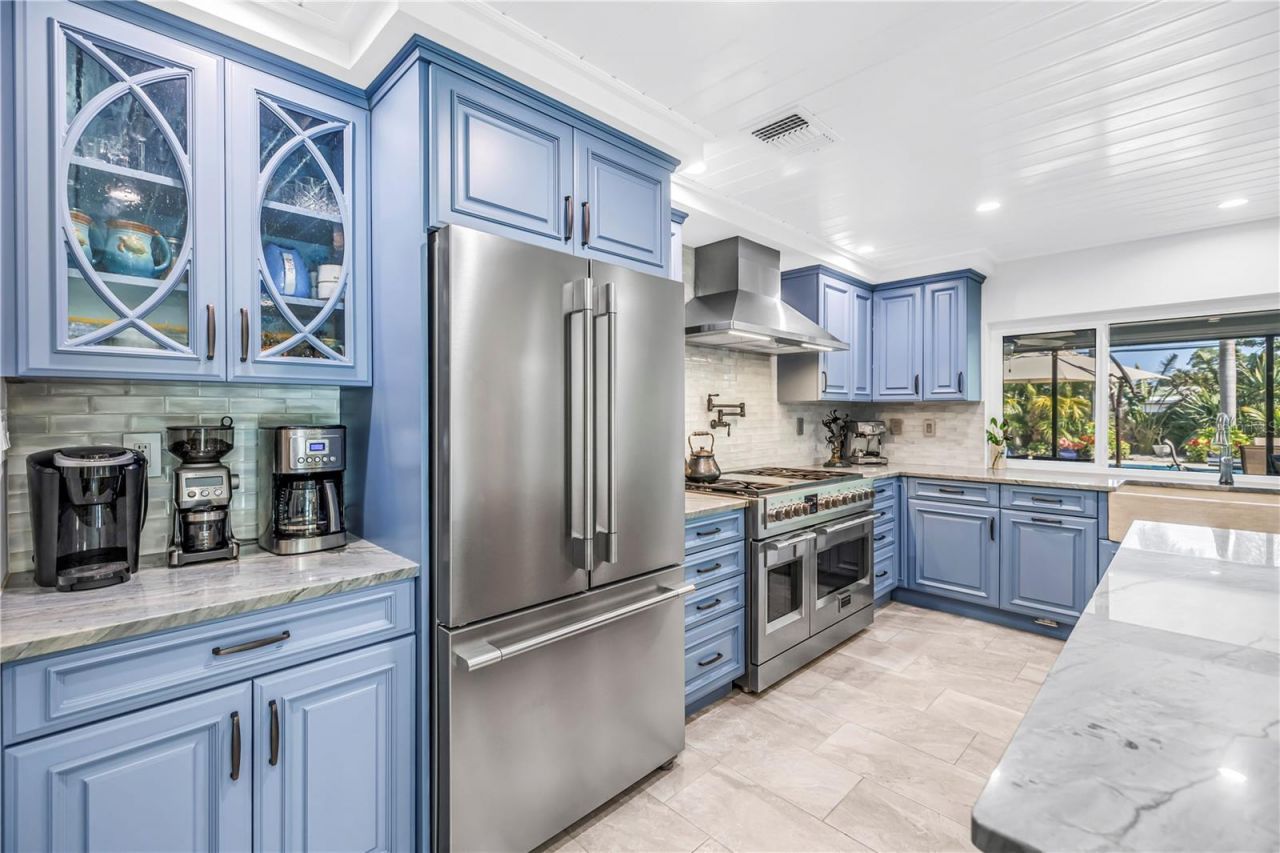 14261 Passage Way, Seminole, FL 33776 Photo