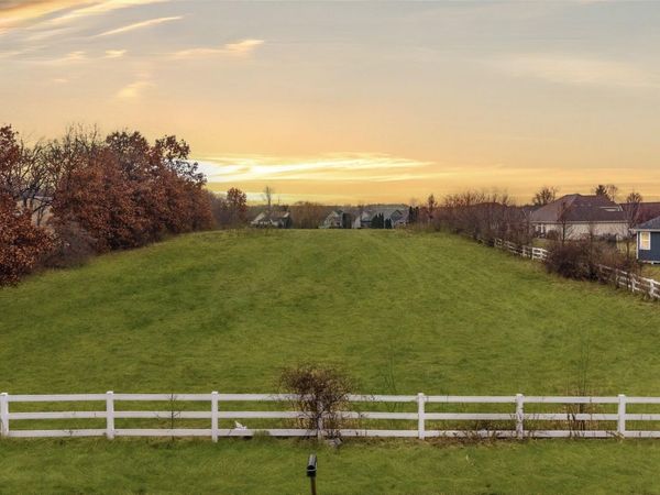 8401 E 101st Avenue, Crown Point, IN 46307