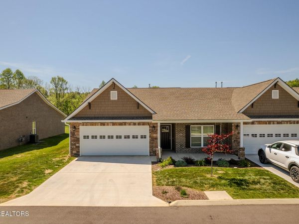 728 Snowflower Circle, Pigeon Forge, TN 37863