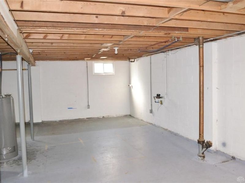 4642 Laredo Street, Moorefield Township, OH 45503 Photo 28