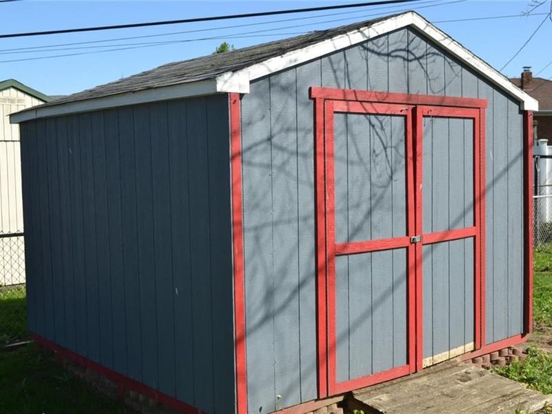 4642 Laredo Street, Moorefield Township, OH 45503 Photo 32