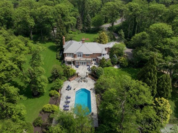 38 Ormond Park Road , Glen Head, NY 11545