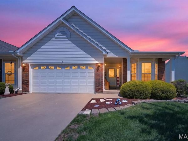 34 Green Park Lane , Unit 32B, O'Fallon, MO 63366