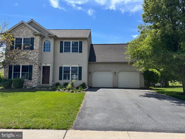 14 MANOR CIR, PALMYRA, PA 17078