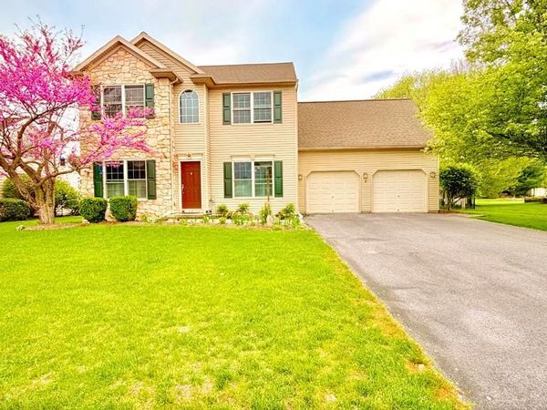 14 MANOR CIR, PALMYRA, PA 17078