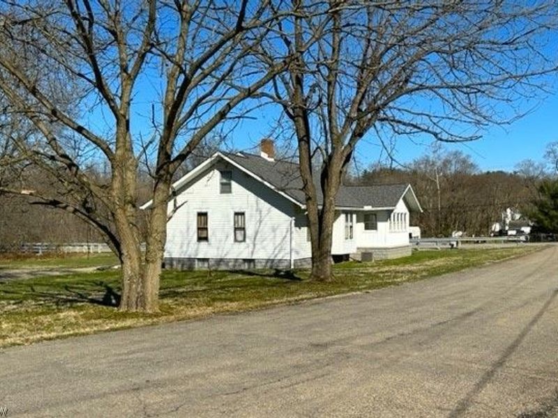 3875 Roseville Road, Zanesville, OH 43701 Photo 2