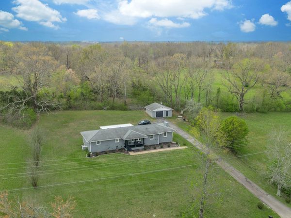 6708 Hwy 100 , Bon Aqua, TN 37025