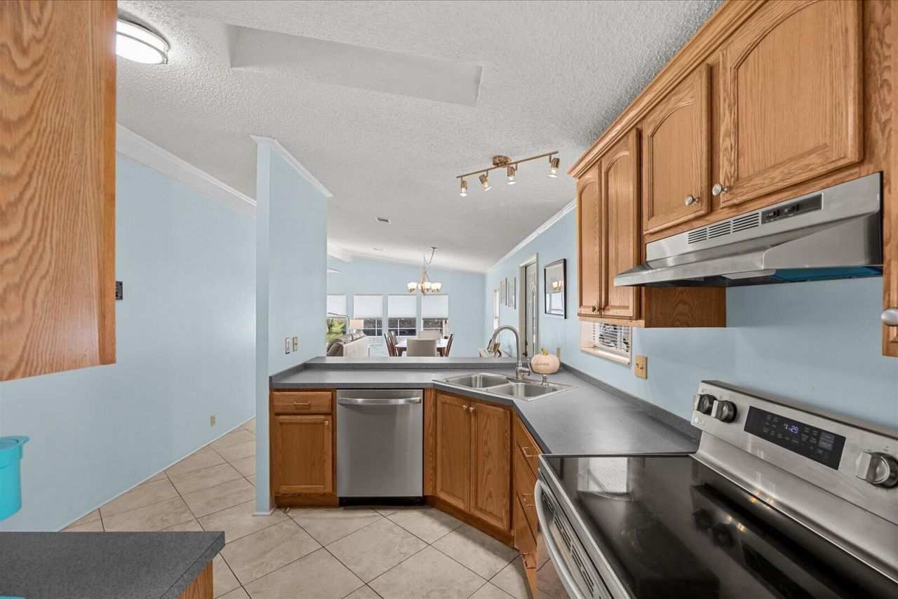 5683 Hemingway Court, Fort Pierce, FL 34982 Photo