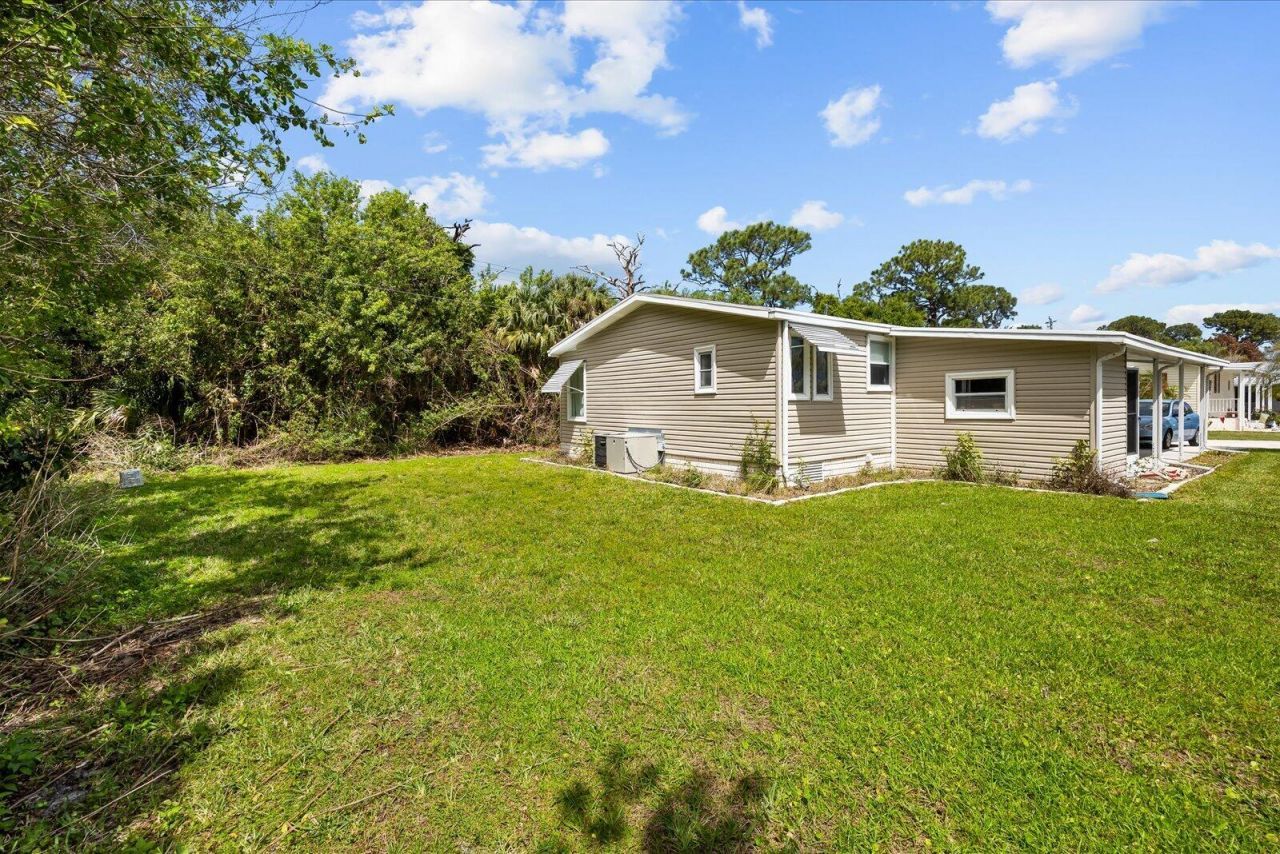 5683 Hemingway Court, Fort Pierce, FL 34982 Photo