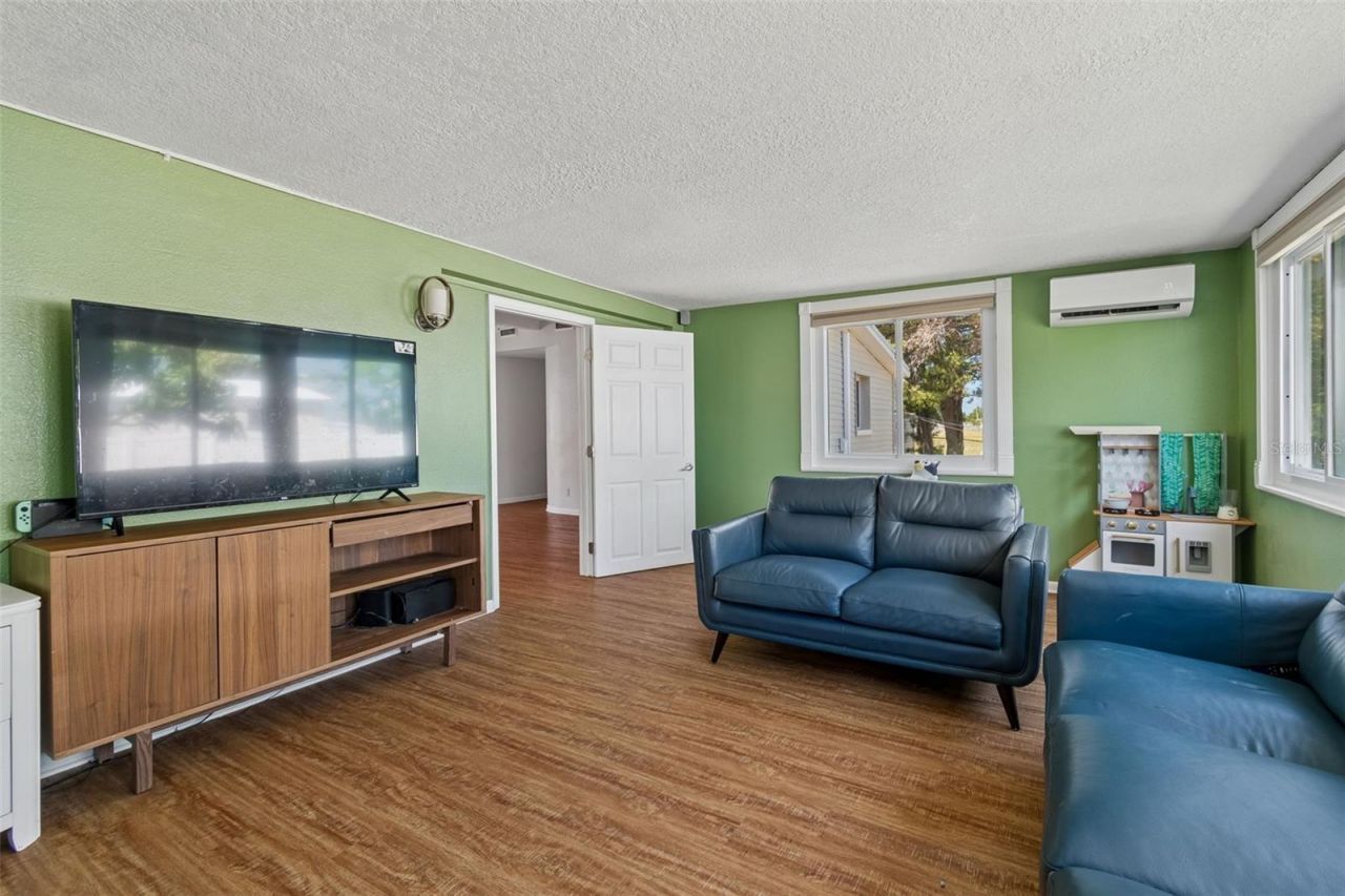 1130 Sweeney Drive, Ruskin, FL 33570 Photo