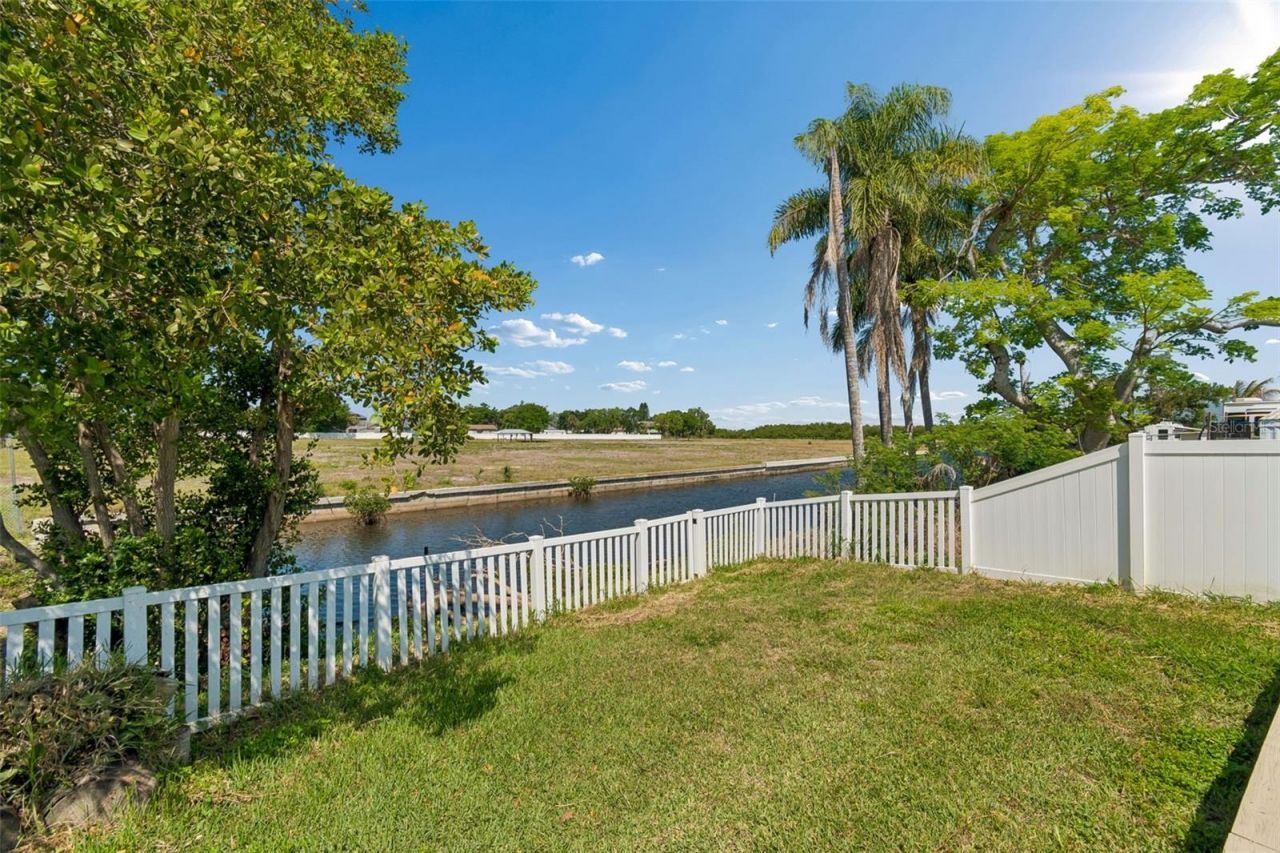 1130 Sweeney Drive, Ruskin, FL 33570 Photo