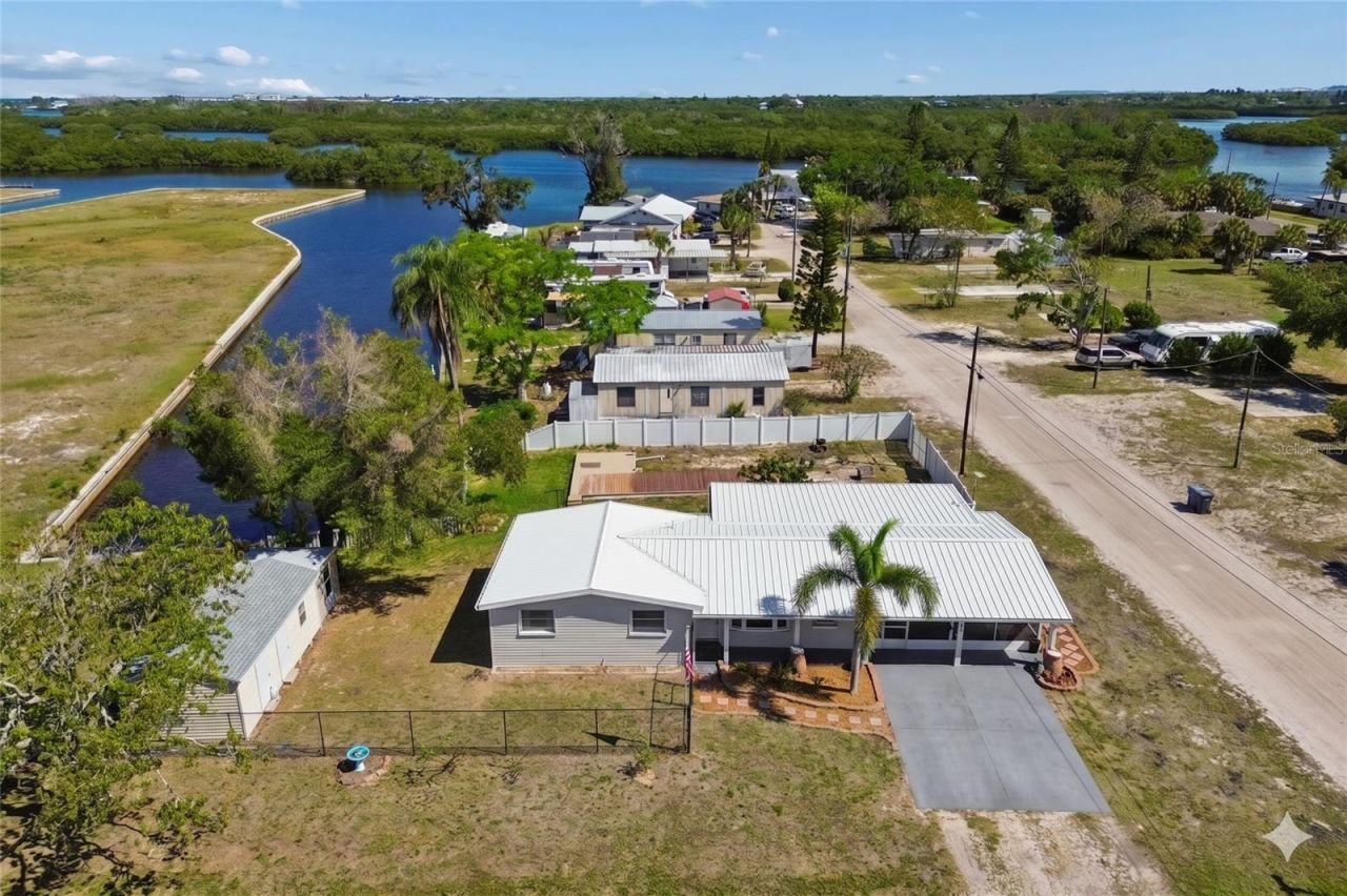 1130 Sweeney Drive, Ruskin, FL 33570 Photo
