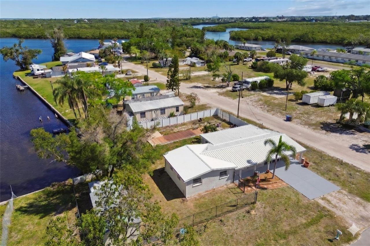 1130 Sweeney Drive, Ruskin, FL 33570 Photo