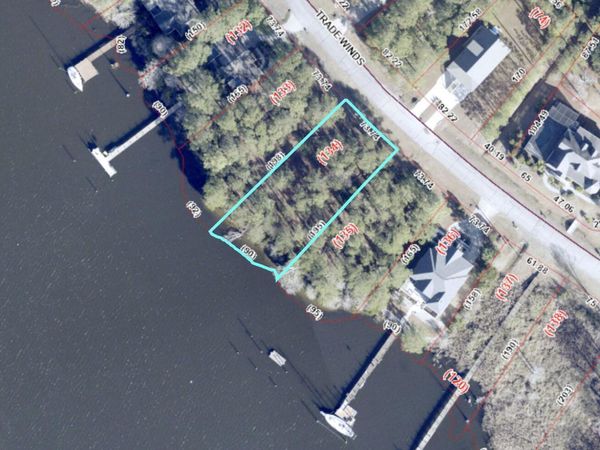 5316 Trade Winds Road , New Bern, NC 28560