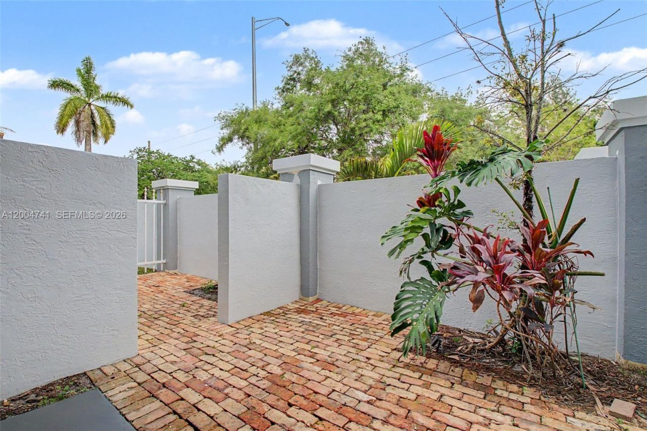 7000 SW 80th St, Unit 104, Miami, FL 33143 Photo