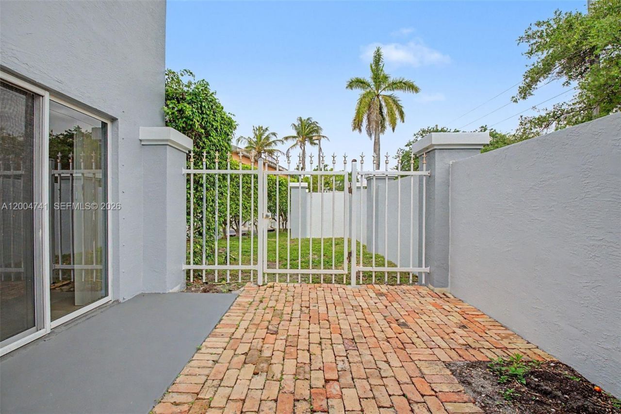 7000 SW 80th St, Unit 104, Miami, FL 33143 Photo