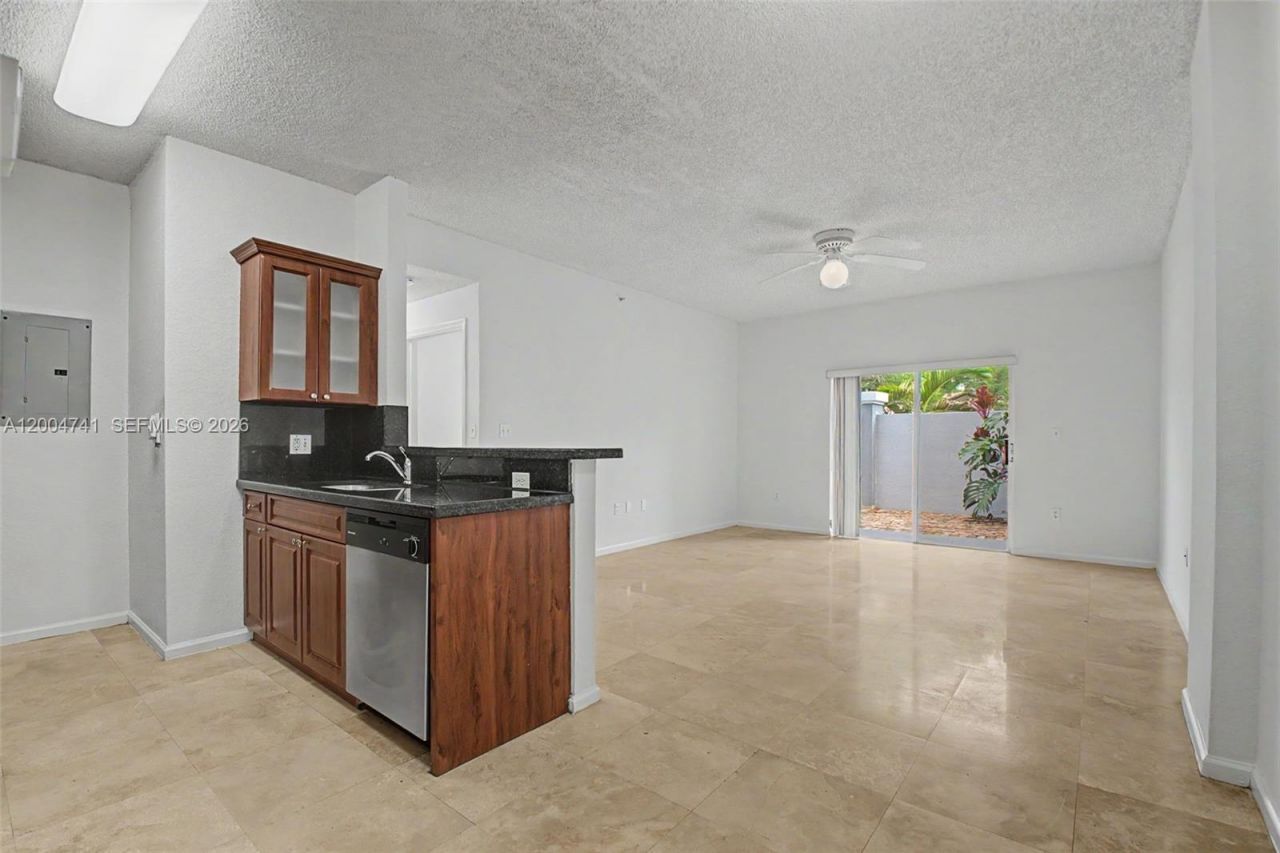 7000 SW 80th St, Unit 104, Miami, FL 33143 Photo