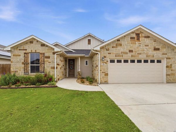 238 Iron Gate, Pleasanton, TX 78064