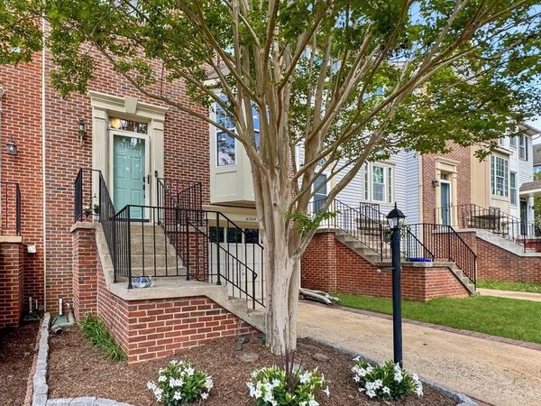 47640 COMER SQUARE, STERLING, VA 20165