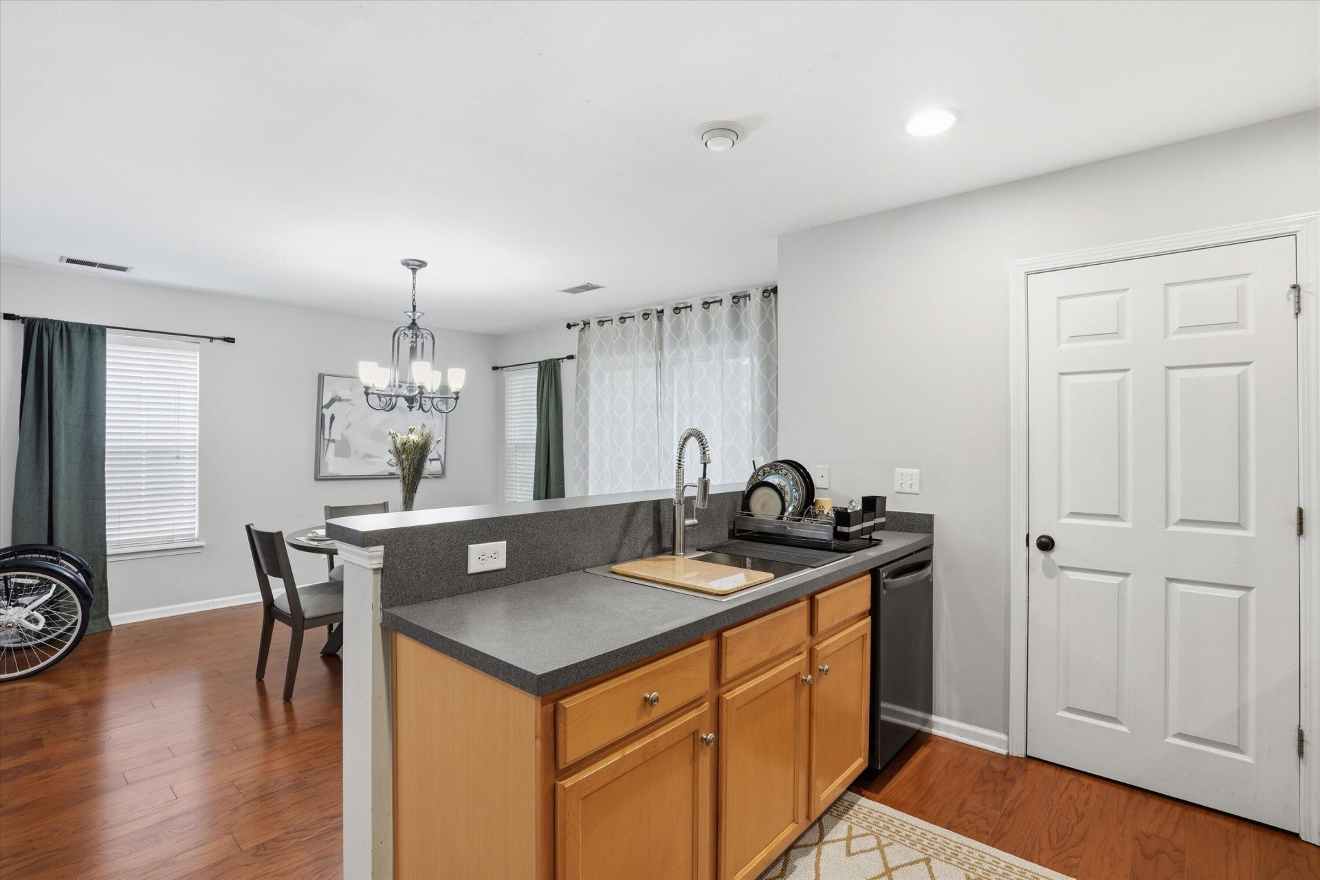 9114 Maple Grove Drive Photo 15