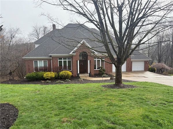 217 Pine Grove Ct, Baden, PA 15005