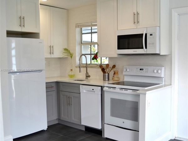 125 NW 25th St , Unit 133, Wilton Manors, FL 33311