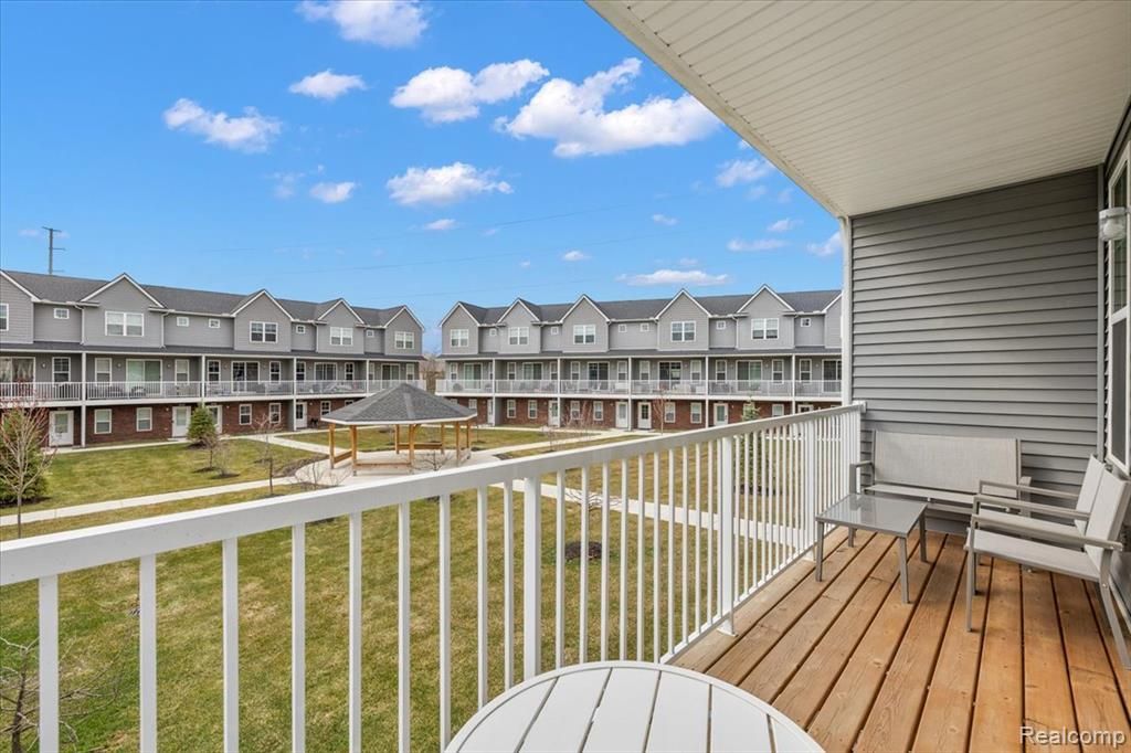 3927 Trailway Commons Circle, Auburn Hills, MI 48326 Main Photo