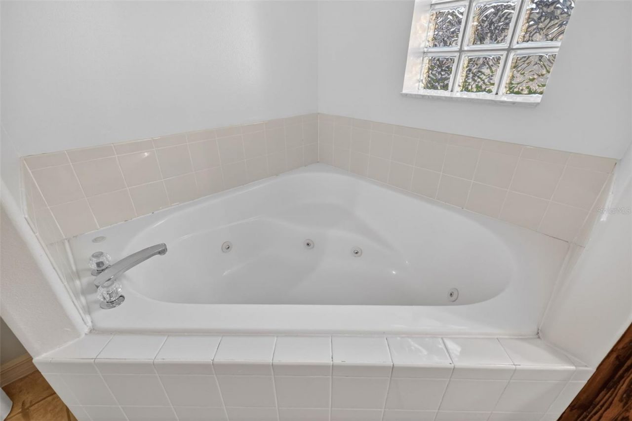 4943 Treasure Cay Road, Tavares, FL 32778 Photo