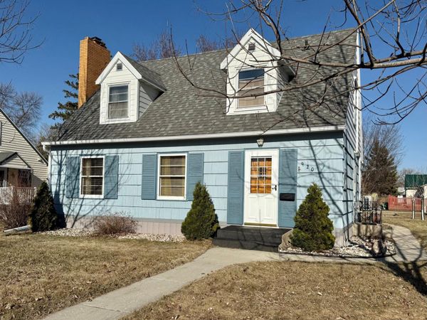 920 Arnold Avenue N, Thief River Falls, MN 56701