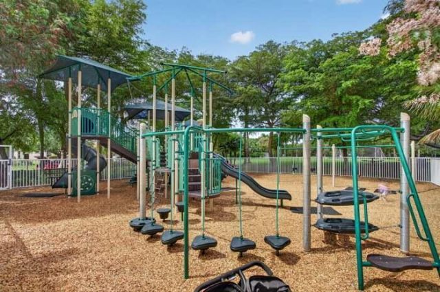 131 Cameron Court, Weston, FL 33326 Photo