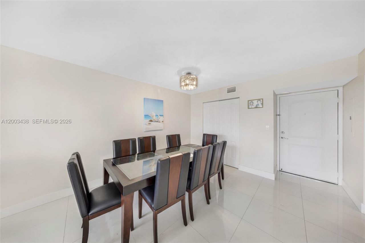 100 Bayview Dr , Unit 606, Sunny Isles Beach, FL 33160 Photo
