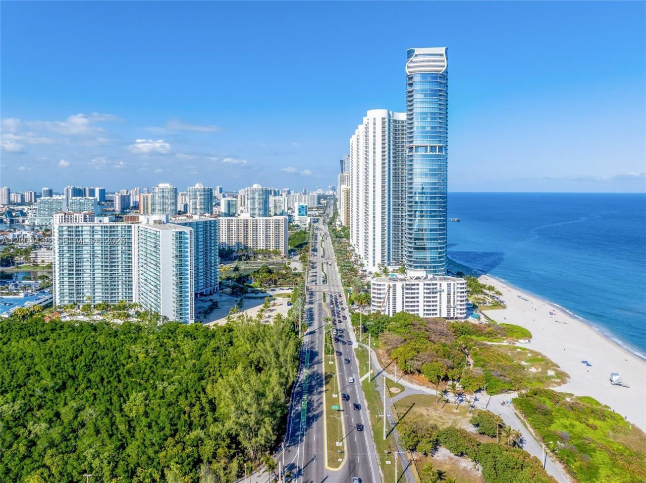 100 Bayview Dr , Unit 606, Sunny Isles Beach, FL 33160 Photo