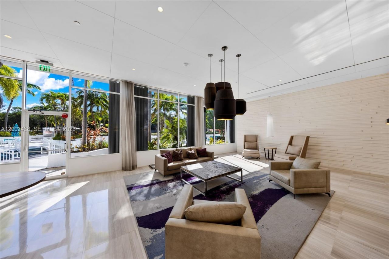 100 Bayview Dr , Unit 606, Sunny Isles Beach, FL 33160 Photo
