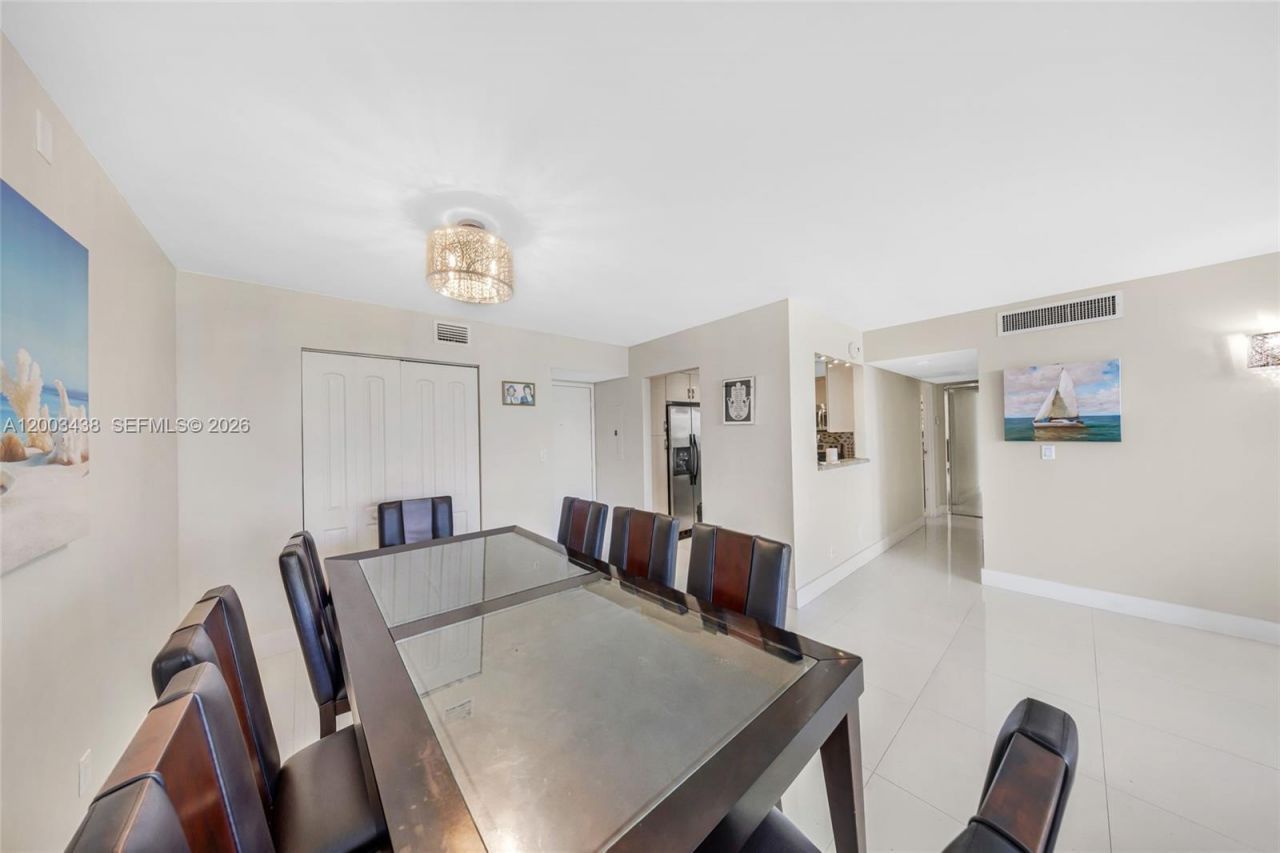 100 Bayview Dr , Unit 606, Sunny Isles Beach, FL 33160 Photo