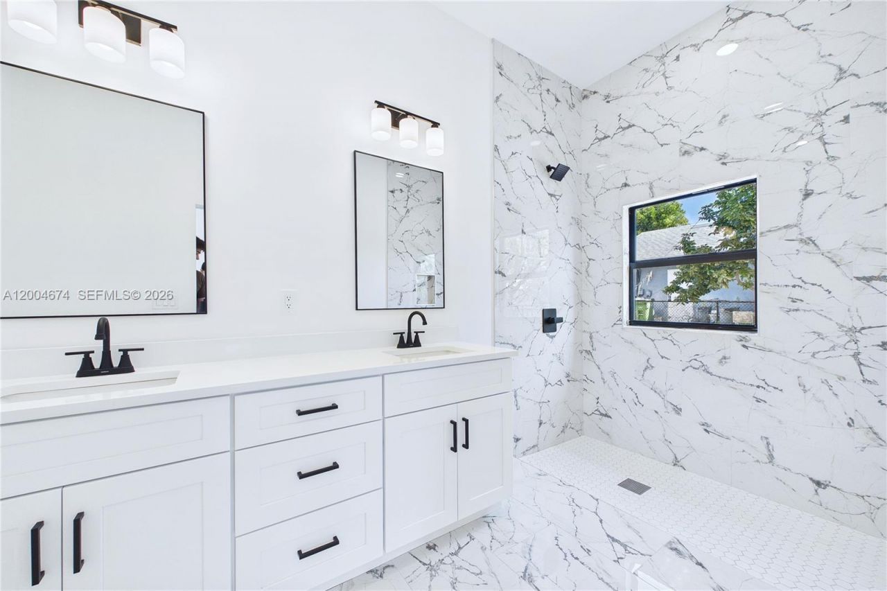 542/544 SE 6th Ter , Cape Coral, FL 33990 Photo