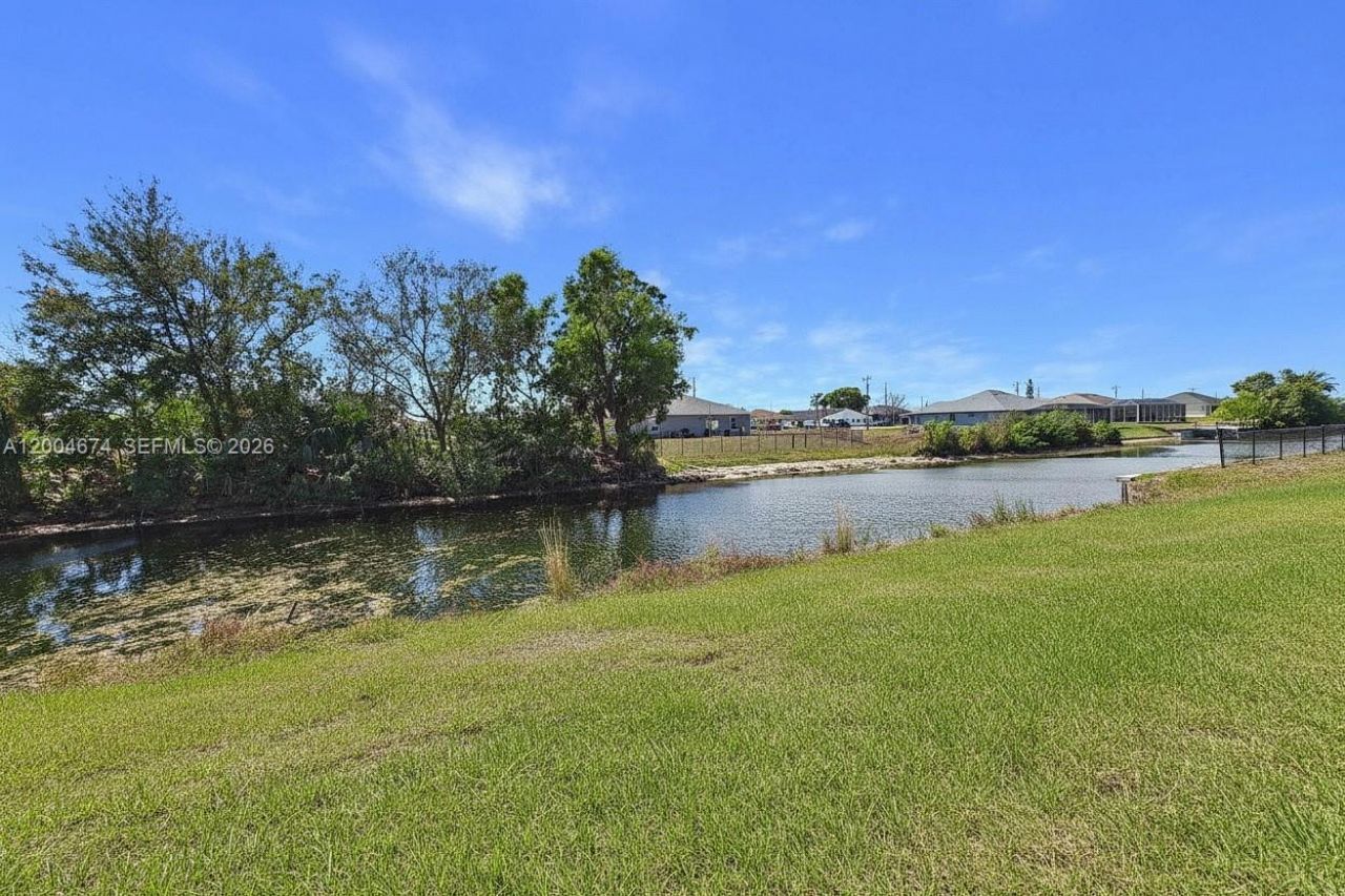 542/544 SE 6th Ter , Cape Coral, FL 33990 Photo