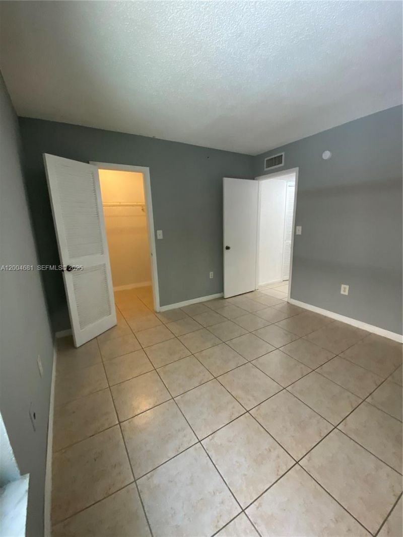 17600 NW 68th Ave, Unit B2009, Hialeah, FL 33015 Photo