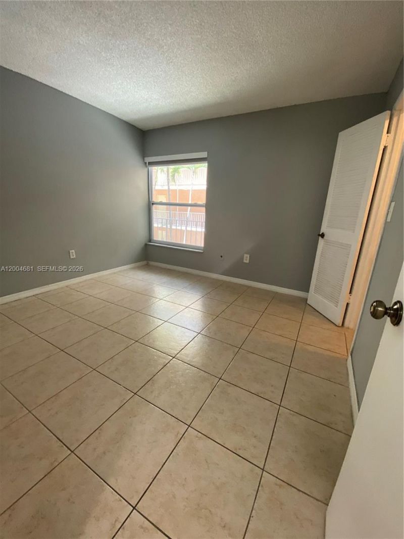 17600 NW 68th Ave, Unit B2009, Hialeah, FL 33015 Photo
