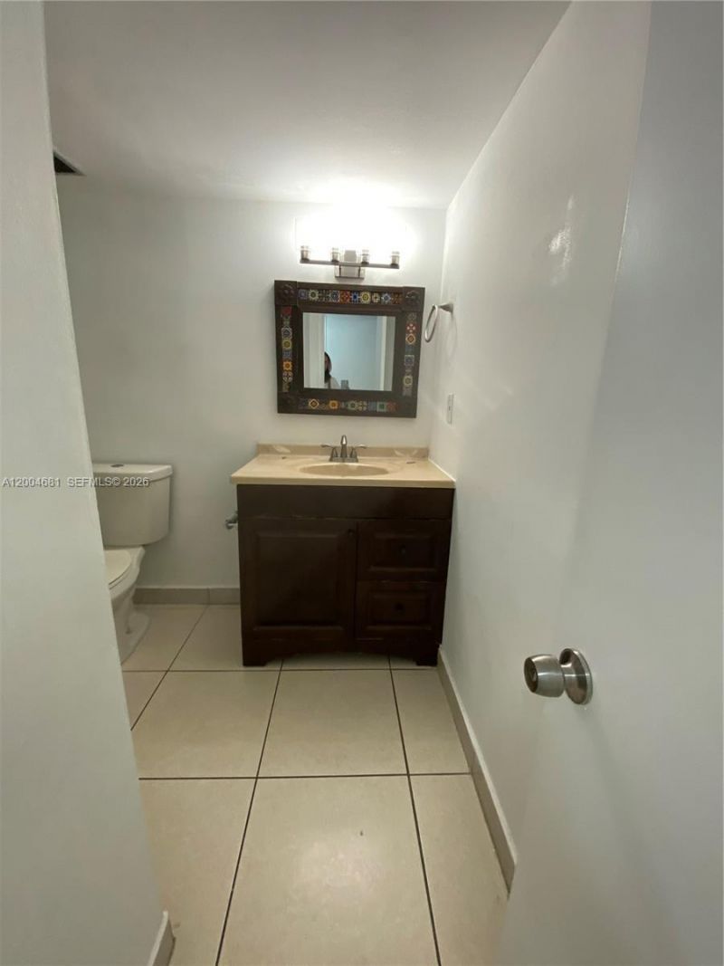 17600 NW 68th Ave, Unit B2009, Hialeah, FL 33015 Photo