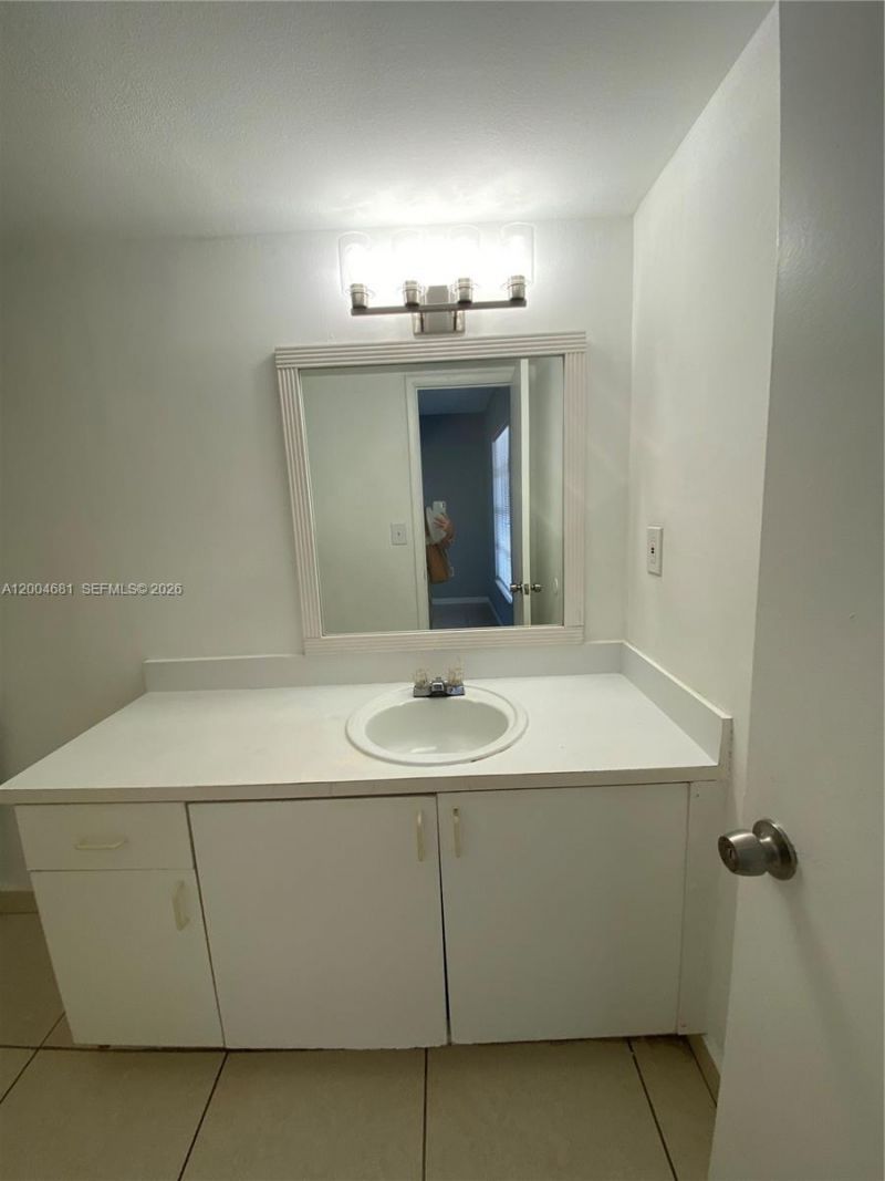 17600 NW 68th Ave, Unit B2009, Hialeah, FL 33015 Photo