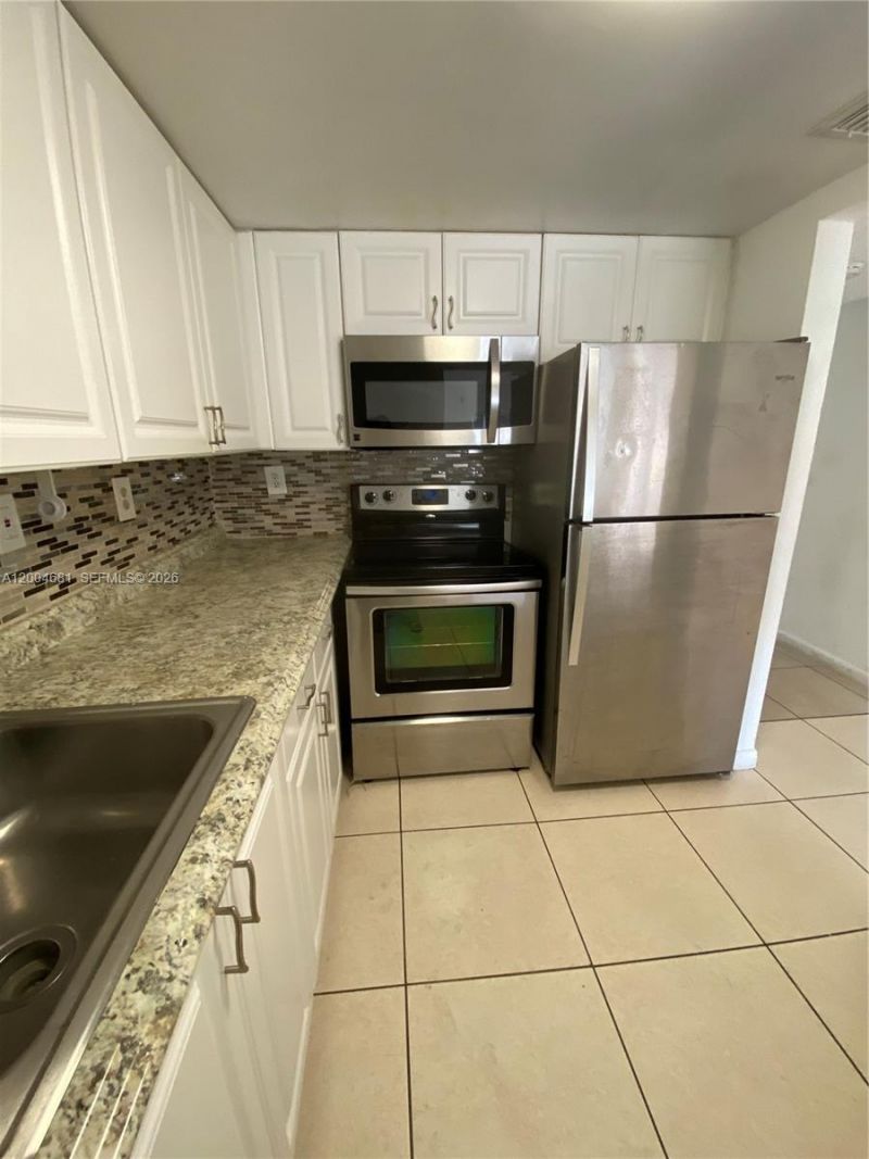 17600 NW 68th Ave, Unit B2009, Hialeah, FL 33015 Photo